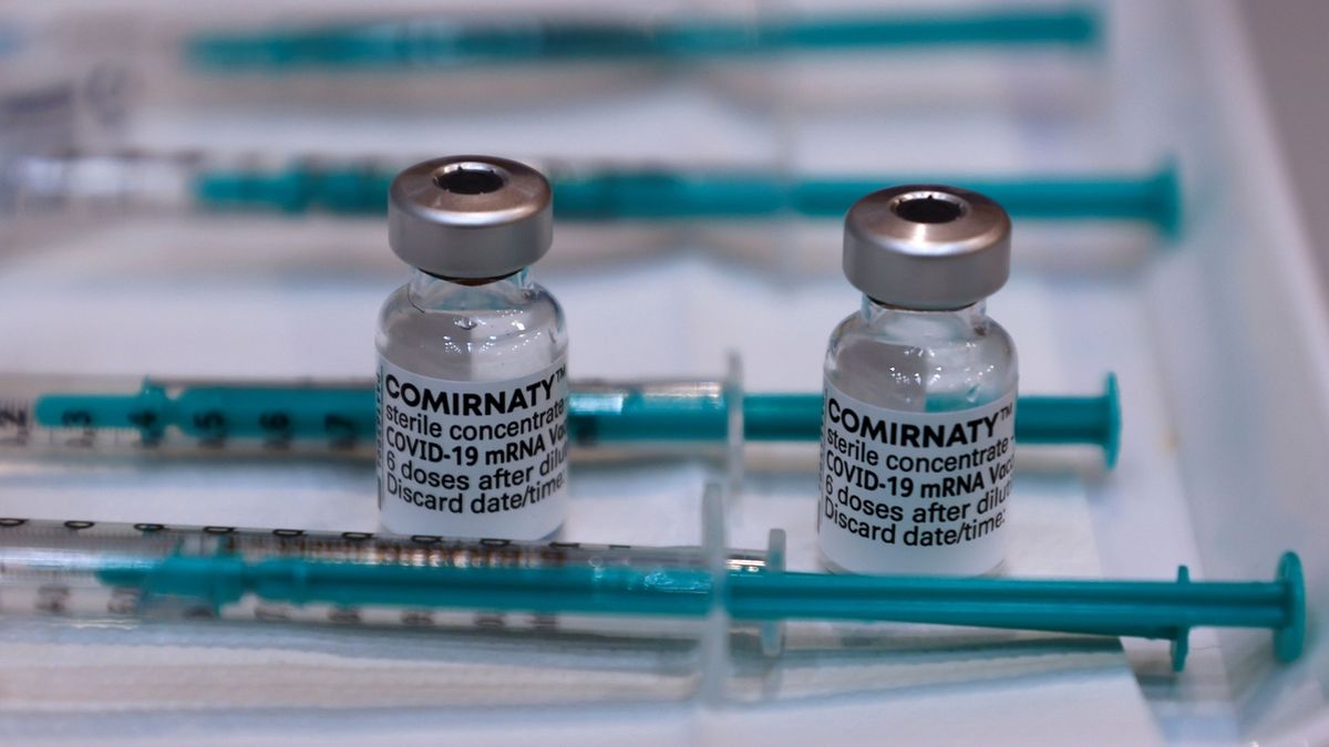 EMA schválila očkování dětí od 12 let